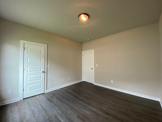 Building Photo - 130 Ridgeview Cir