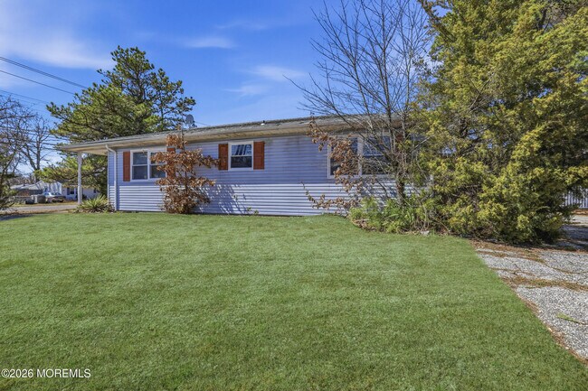 Building Photo - 201 6th St