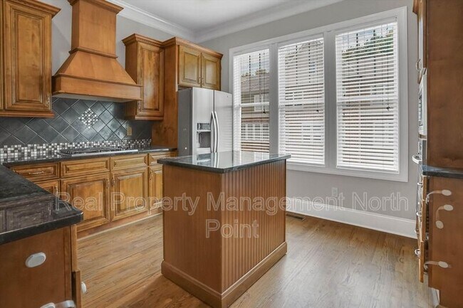 Building Photo - 3026 Eltham Pl
