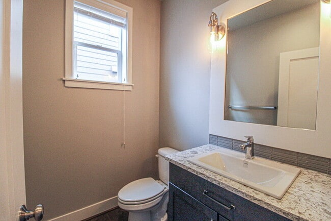 Building Photo - 1418 184th Pl SE