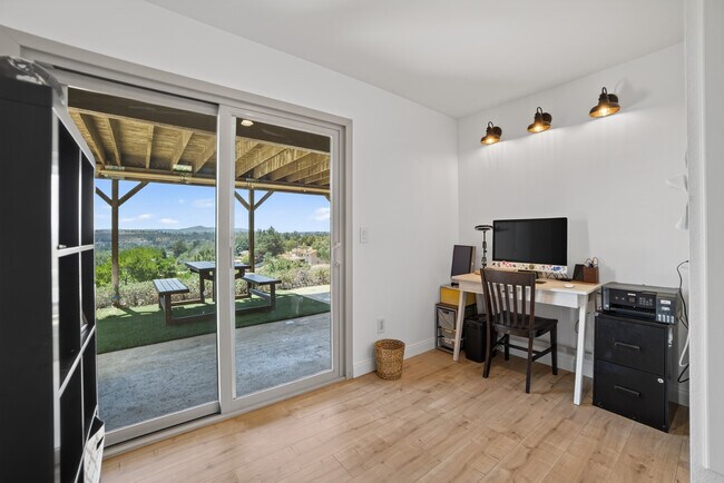 Building Photo - 14058 Tierra Bonita Rd