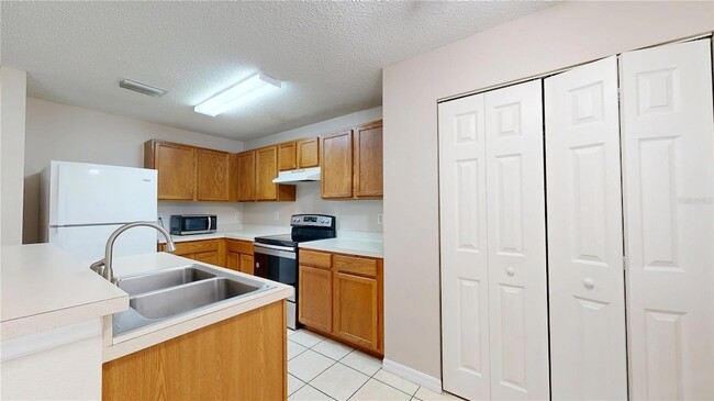 Building Photo - 4104 Winding River Way