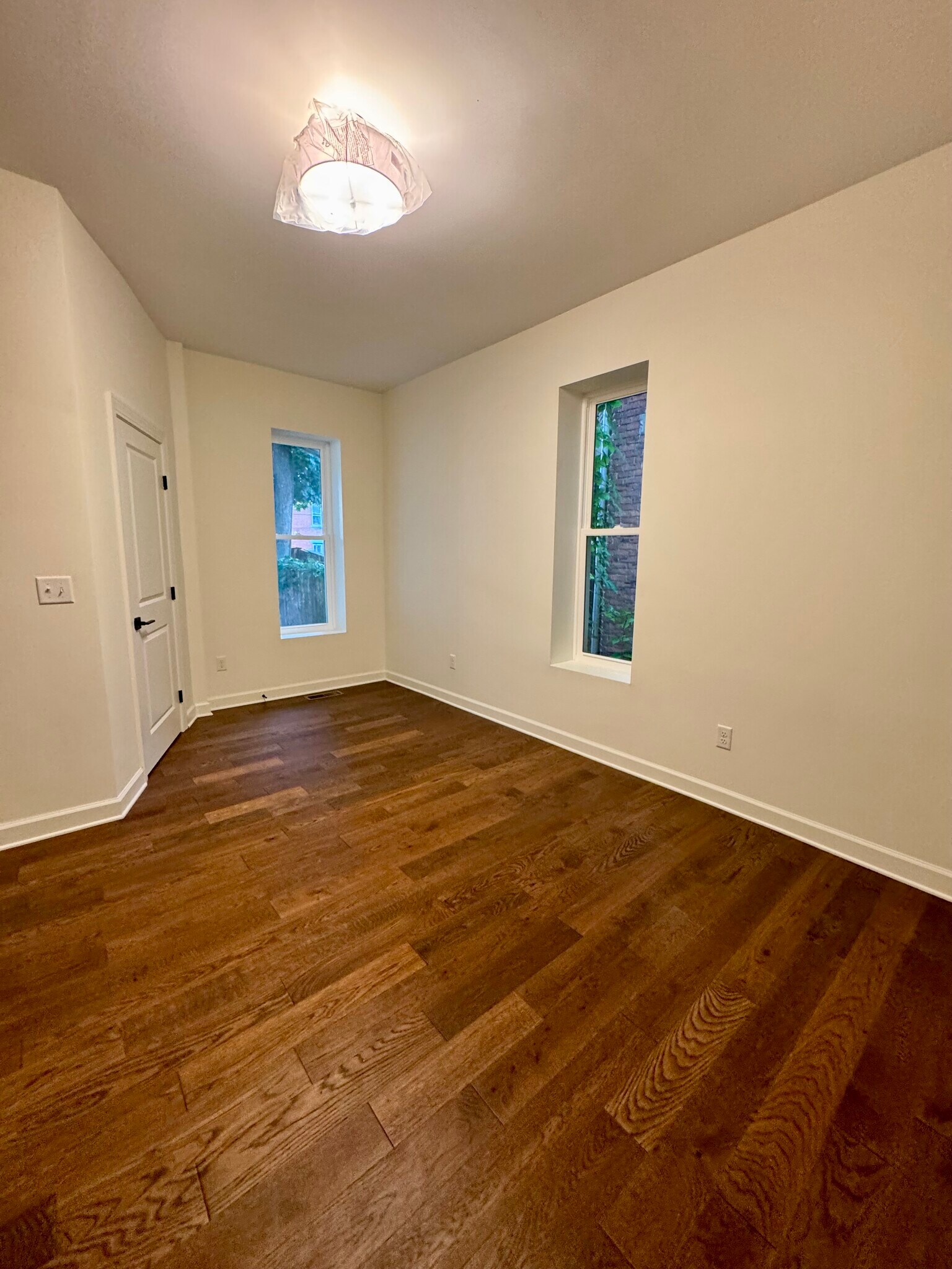 Building Photo - 1321 Forsythe Ave