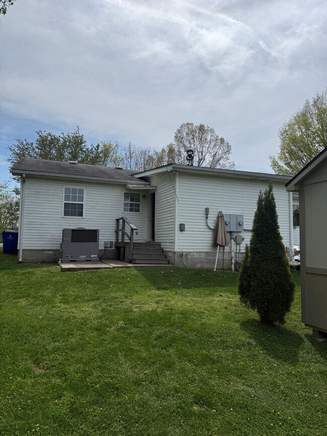 Building Photo - 264 Peterson Ave