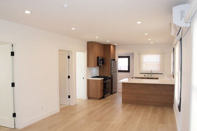 Building Photo - 317 Ocean Park Blvd