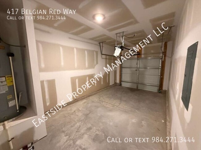 Building Photo - 417 Belgian Red Wy