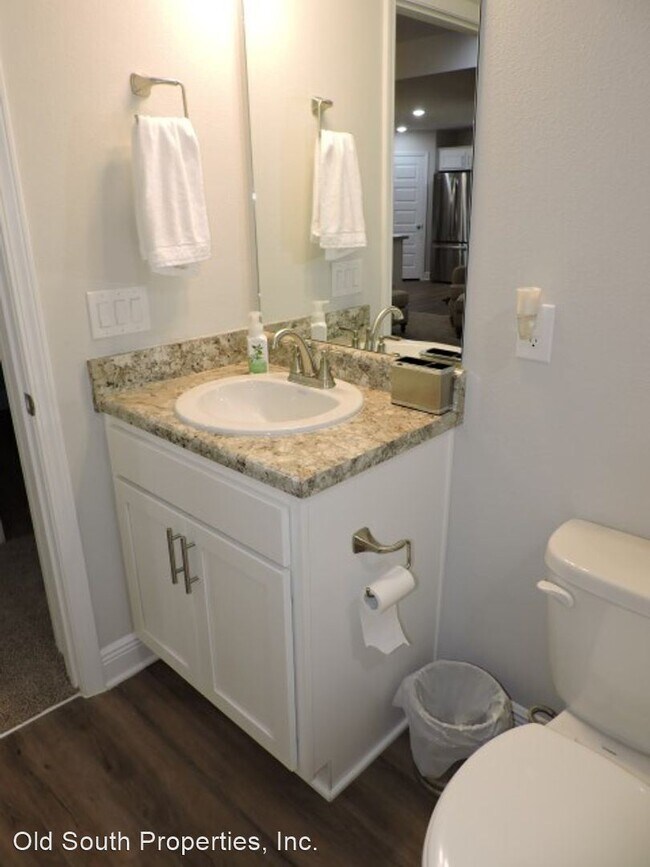 Building Photo - 3 br, 2 bath House - 500 W Ensley St