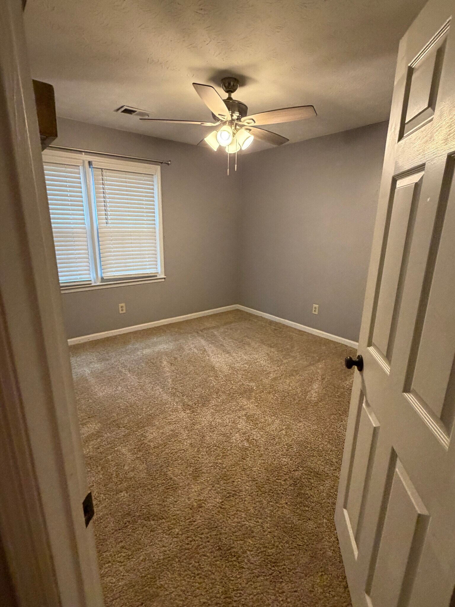 Building Photo - 265 Fairfield Cir