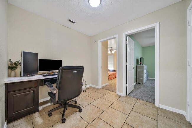 Building Photo - 18 Ebony Oaks Pl