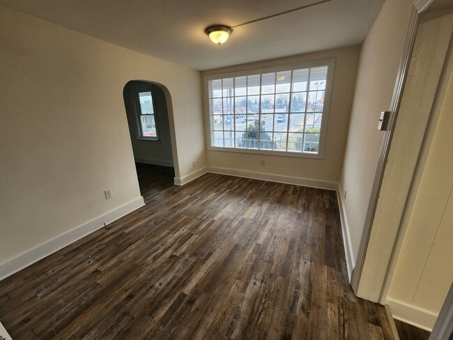Building Photo - Remodeled Single Family