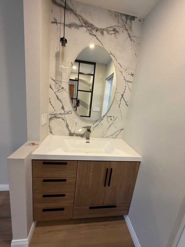 Building Photo - 540 Hawthorn St