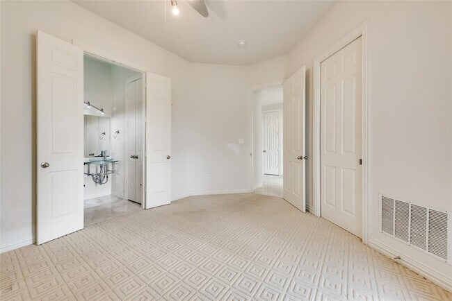 Building Photo - 1271 Carl Dr
