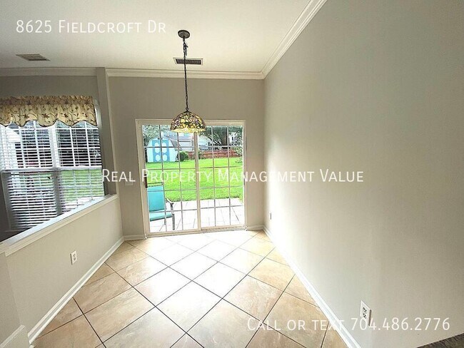 Building Photo - 8625 Fieldcroft Dr