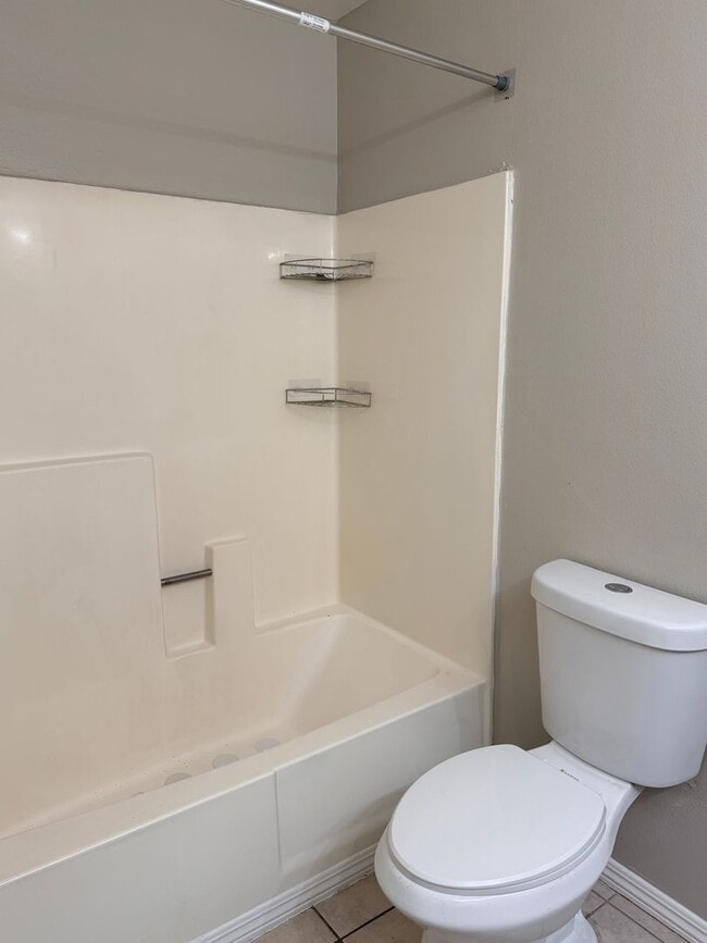 Building Photo - 861 Nutmeg Pl