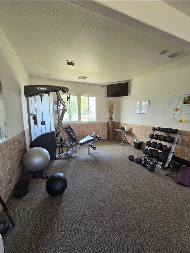 Building Photo - 2465 Theresea Ln