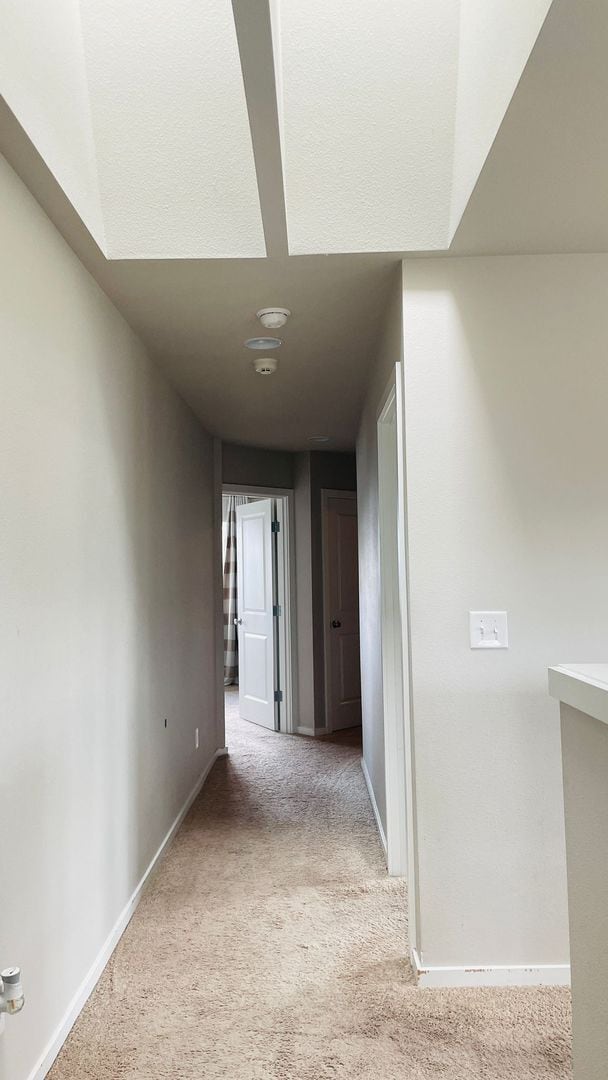 Building Photo - Spacious Corner 5 bed Single Family Home i...