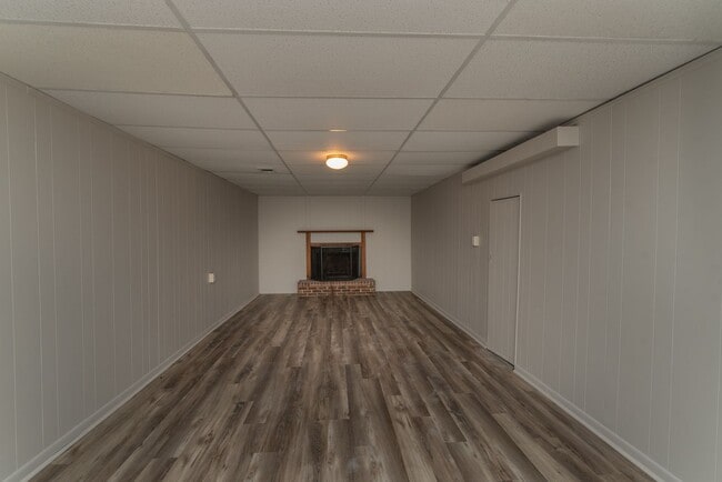 Building Photo - Updated 1 bed/1 bath apartment, great loca...