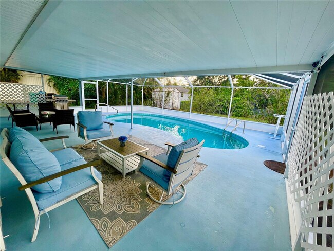 Building Photo - 1150 SW Jumper St