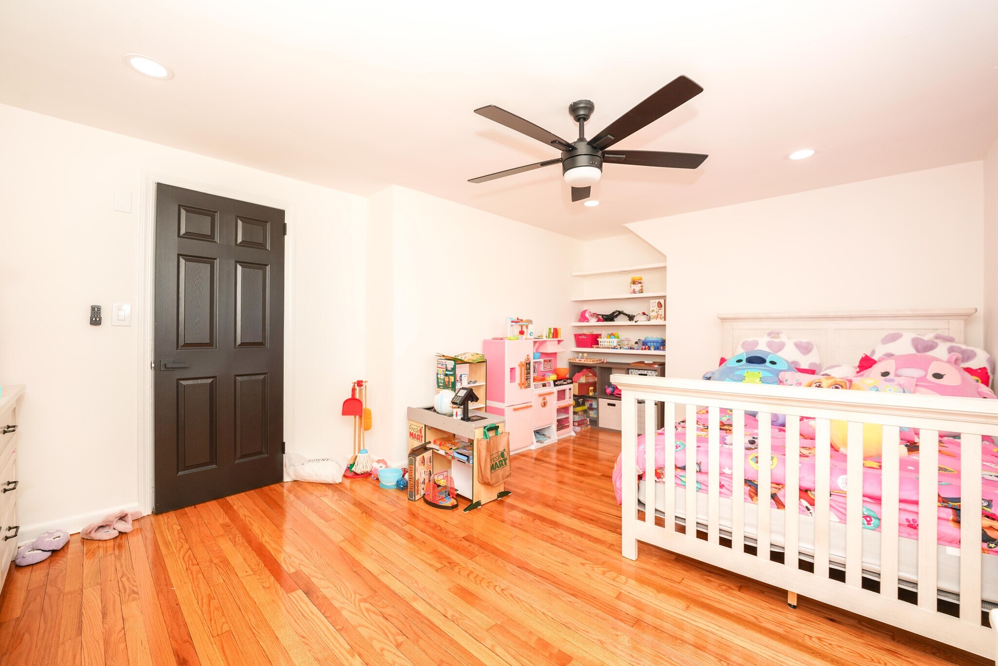 Bedroom 2 - 332 MacArthur Ave