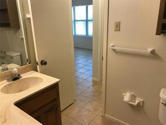 Building Photo - 28 Teakwood Ln