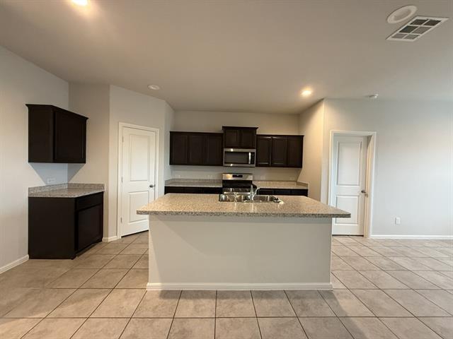 Building Photo - 10530 Ft Cibolo Trl