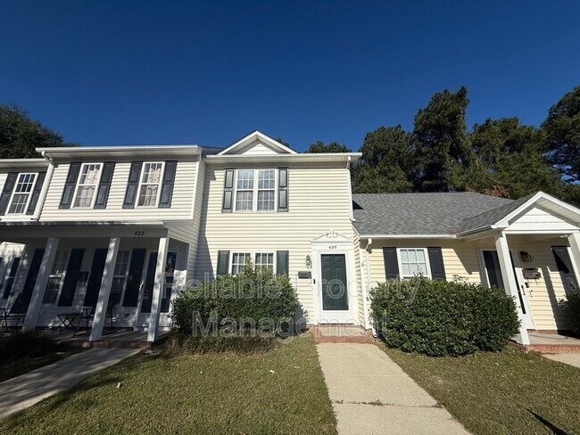 Primary Photo - 420 E Rose St