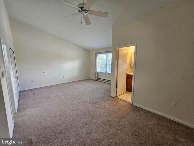 Building Photo - 6908-6910 Ten Timbers Ln