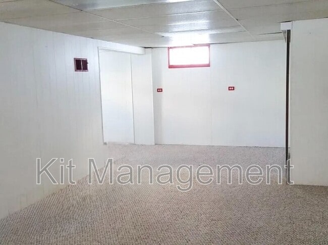 Building Photo - 34 W Poinsetta Ave