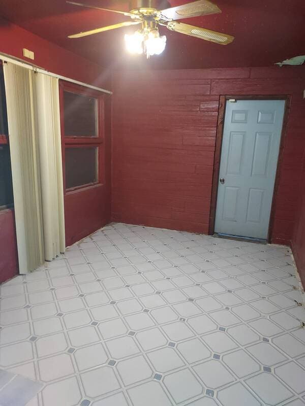 Building Photo - 714 W 49th Ave