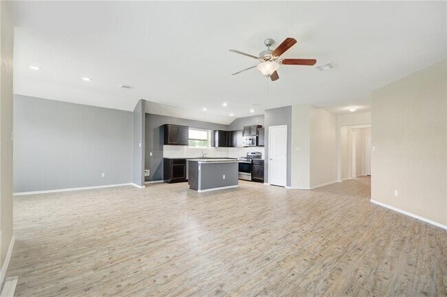 Building Photo - 21716 Windmill Ranch Ave