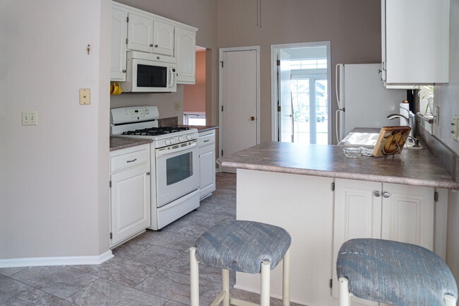 Building Photo - 7309 W 154th Terrace