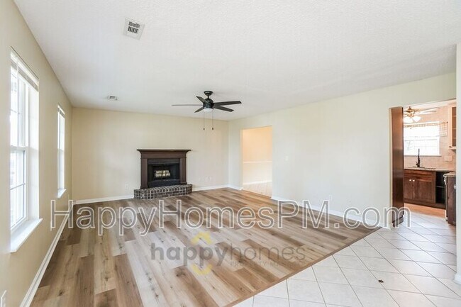 Building Photo - 118 Red Cypress Dr