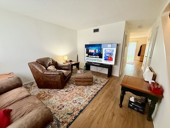 Building Photo - Beautiful townhome in Summer Lake Sarasota