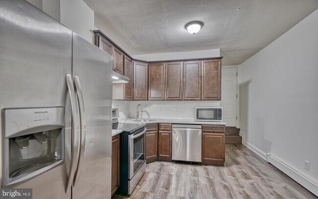 Primary Photo - 204 N Port St