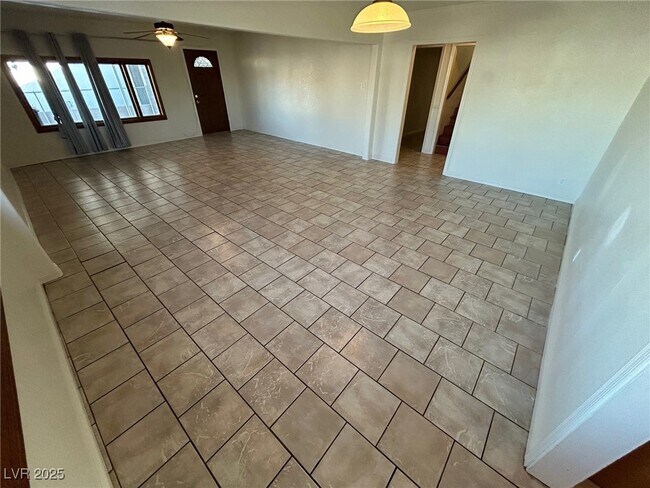 Building Photo - 113 Cedar St