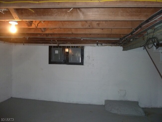 Building Photo - 126 US-46