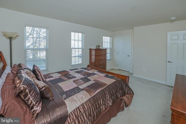 Building Photo - 2975 Kincaid Dr