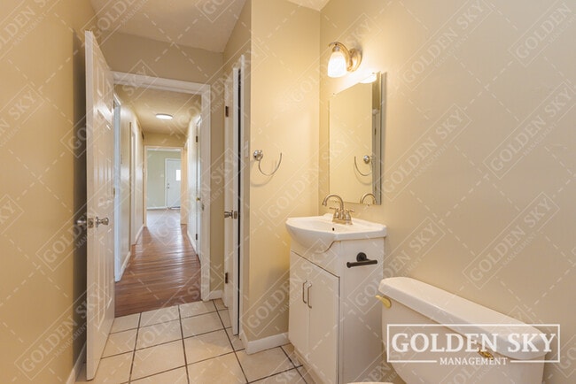 Building Photo - 9912 Washington St