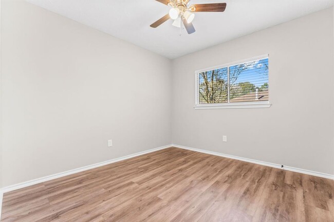 Building Photo - 3318 Hartfield Ln