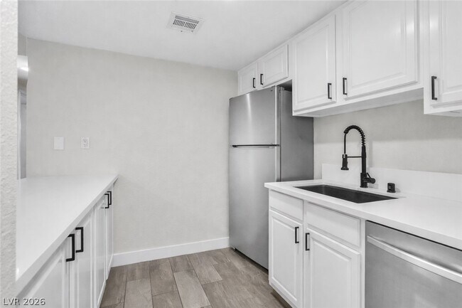 Building Photo - 5009 Indian River Dr