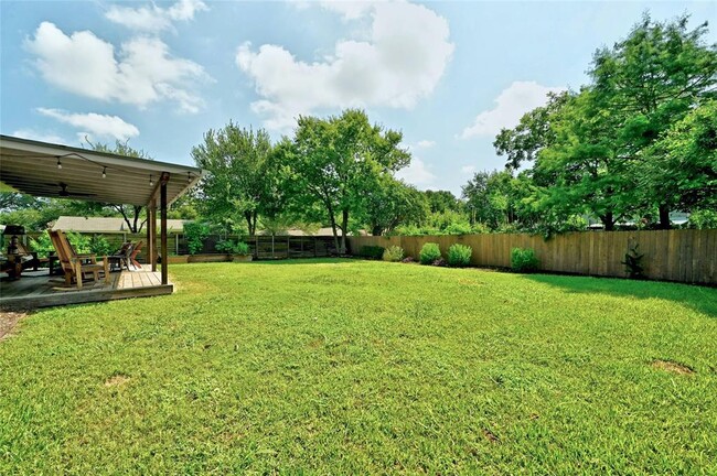 Building Photo - 2301 Village Cir
