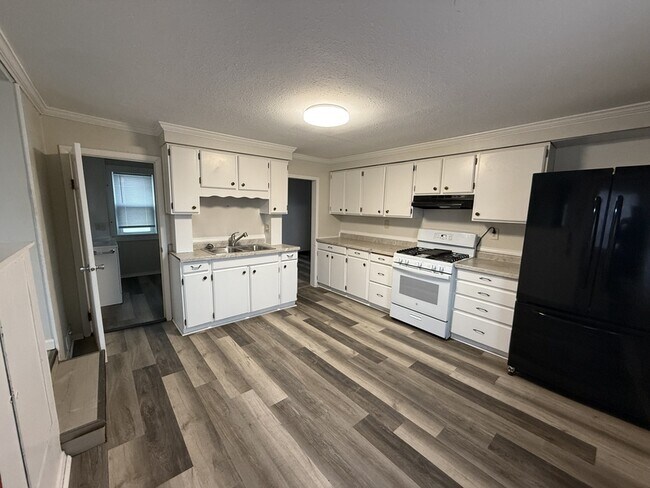 Building Photo - 1202 Alabama Ave