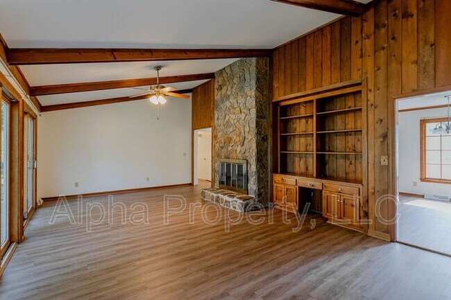 Building Photo - 106 Steeplechase Ct