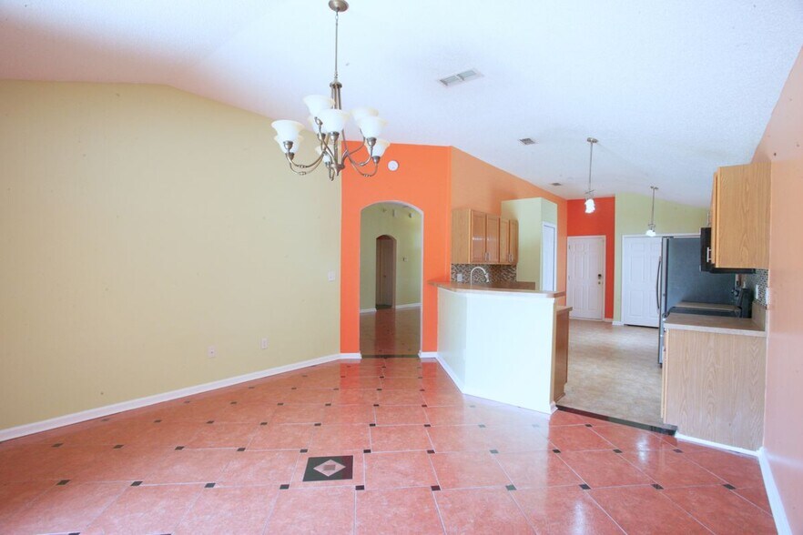 Building Photo - 8452 Stelling Dr S