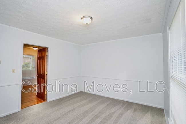 Building Photo - 204 Overcreek Rd