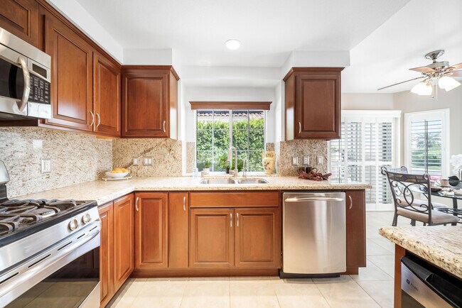 Building Photo - 43512 Via Magellan Dr