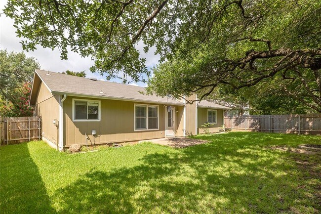 Building Photo - 4104 Harcourt Dr
