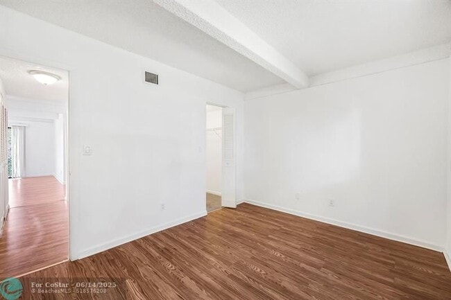 Building Photo - 1325 S Flagler Ave