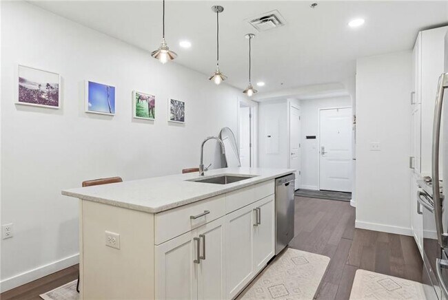 Building Photo - 2545 Penn Ave