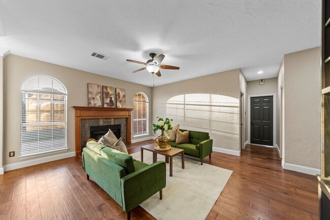 Building Photo - 7705 Case Dr